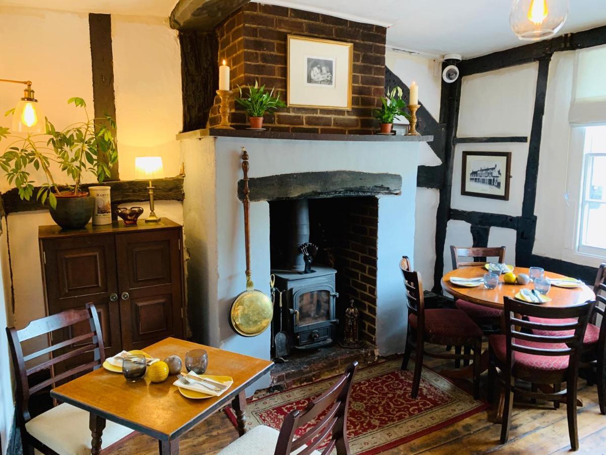 The Swan Inn Midhurst Ngoại thất bức ảnh
