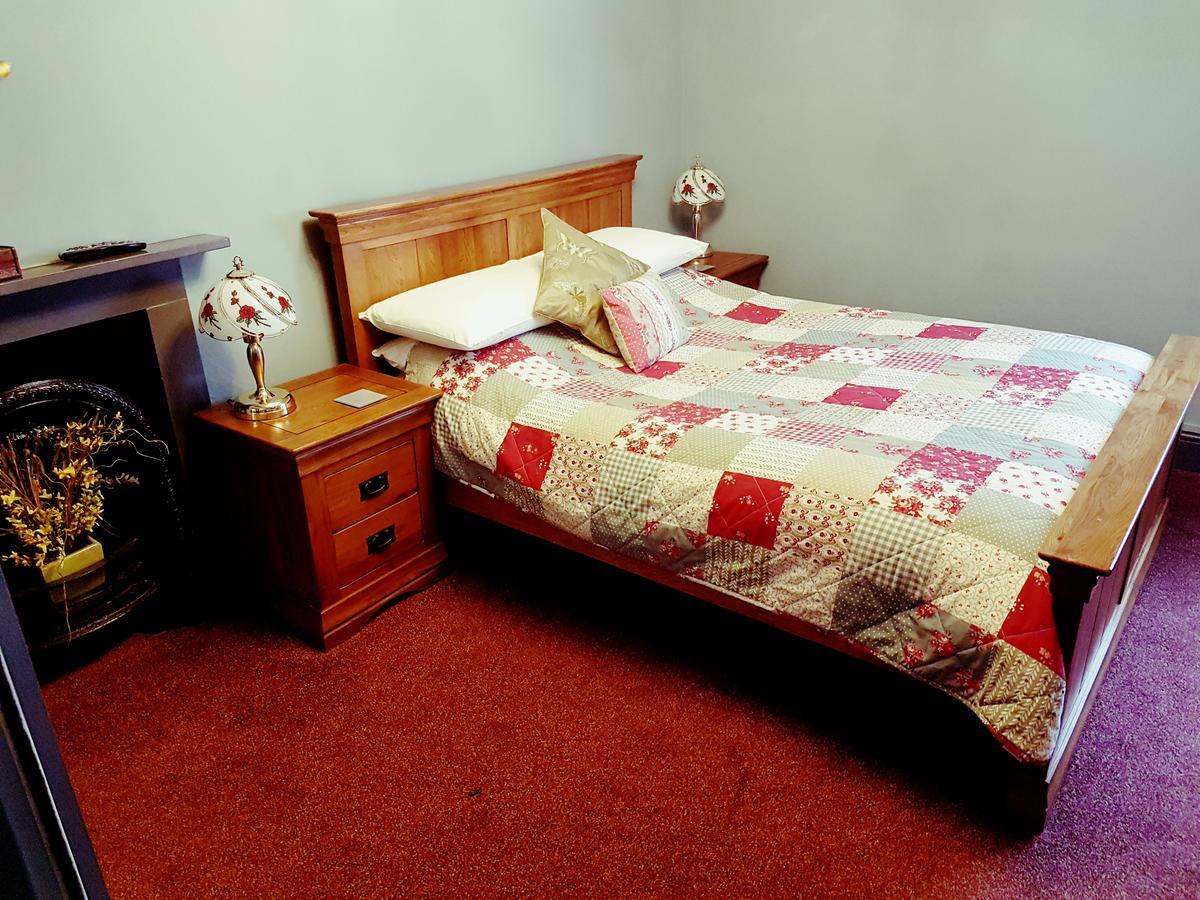The Swan Inn Midhurst Ngoại thất bức ảnh